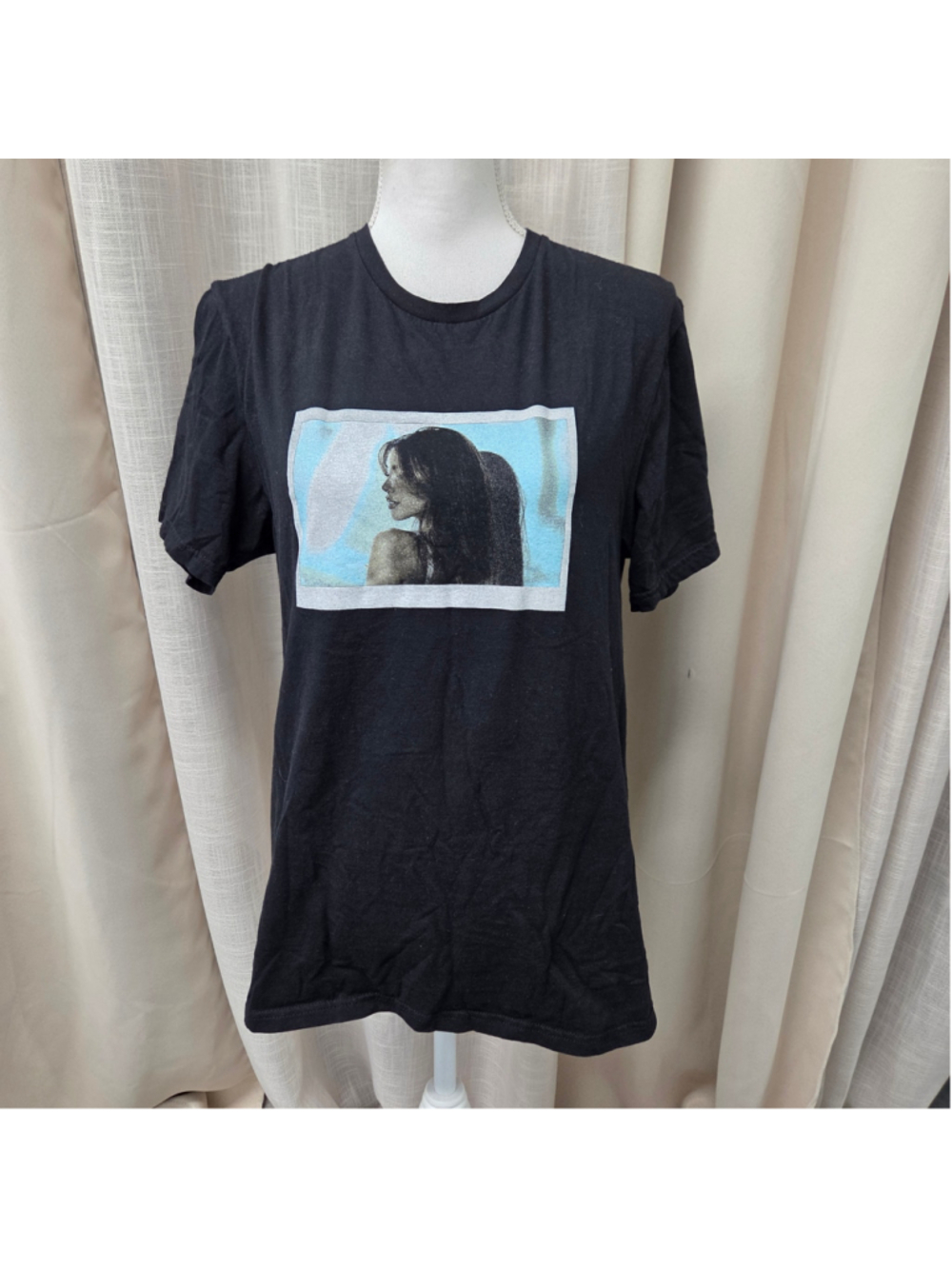 Madison Beer Spinnin Tour Polaroid Graphic T-Shirt Medium Black Concert Merch